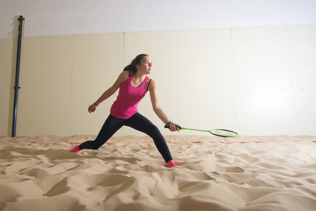 Jouer au Beachminton sur notre Beach Indoor unique à Nantes - D'Sport & Co